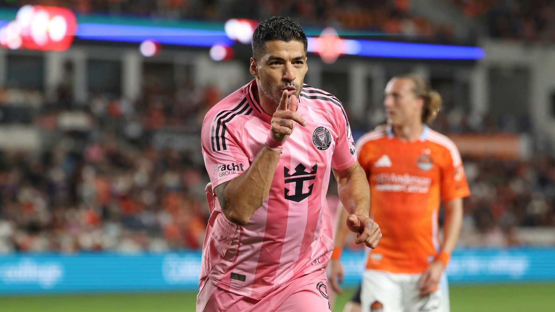 F1卡塔尔大奖赛：中国车手周冠宇赛季首获积分并当选最佳车手.